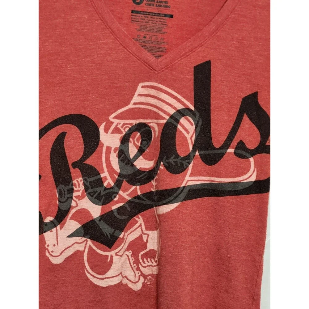 Cincinatti Reds Nike Short Sleeve Womens Tshirt Small Vneck
